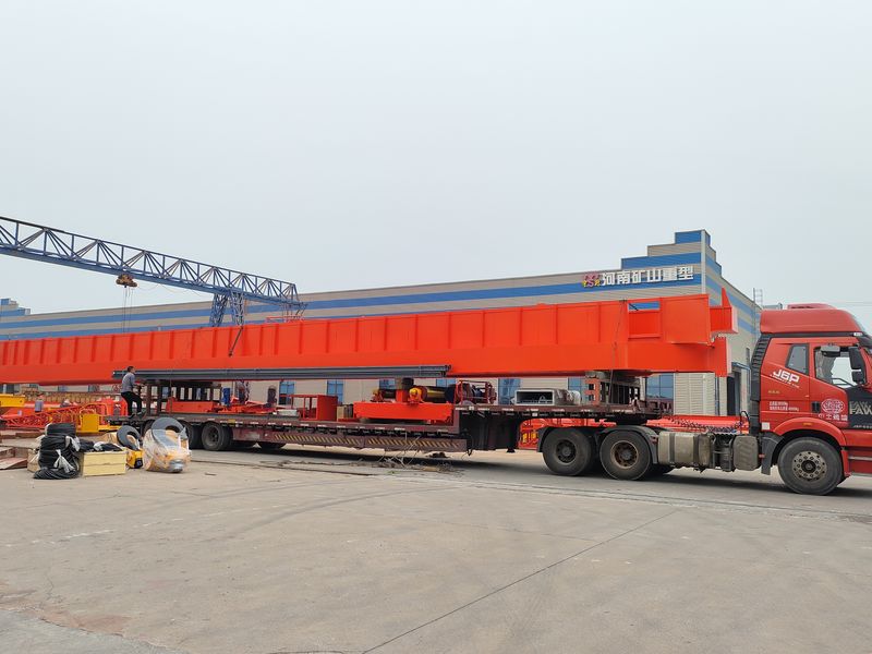 通用橋式起重機(jī) QDXX32/5t—27.7m 制作完成，發(fā)往陜西省銅川市交付客戶使用。